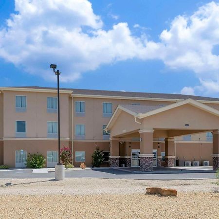 Quality Inn & Suites Carlsbad Caverns Area Exteriör bild