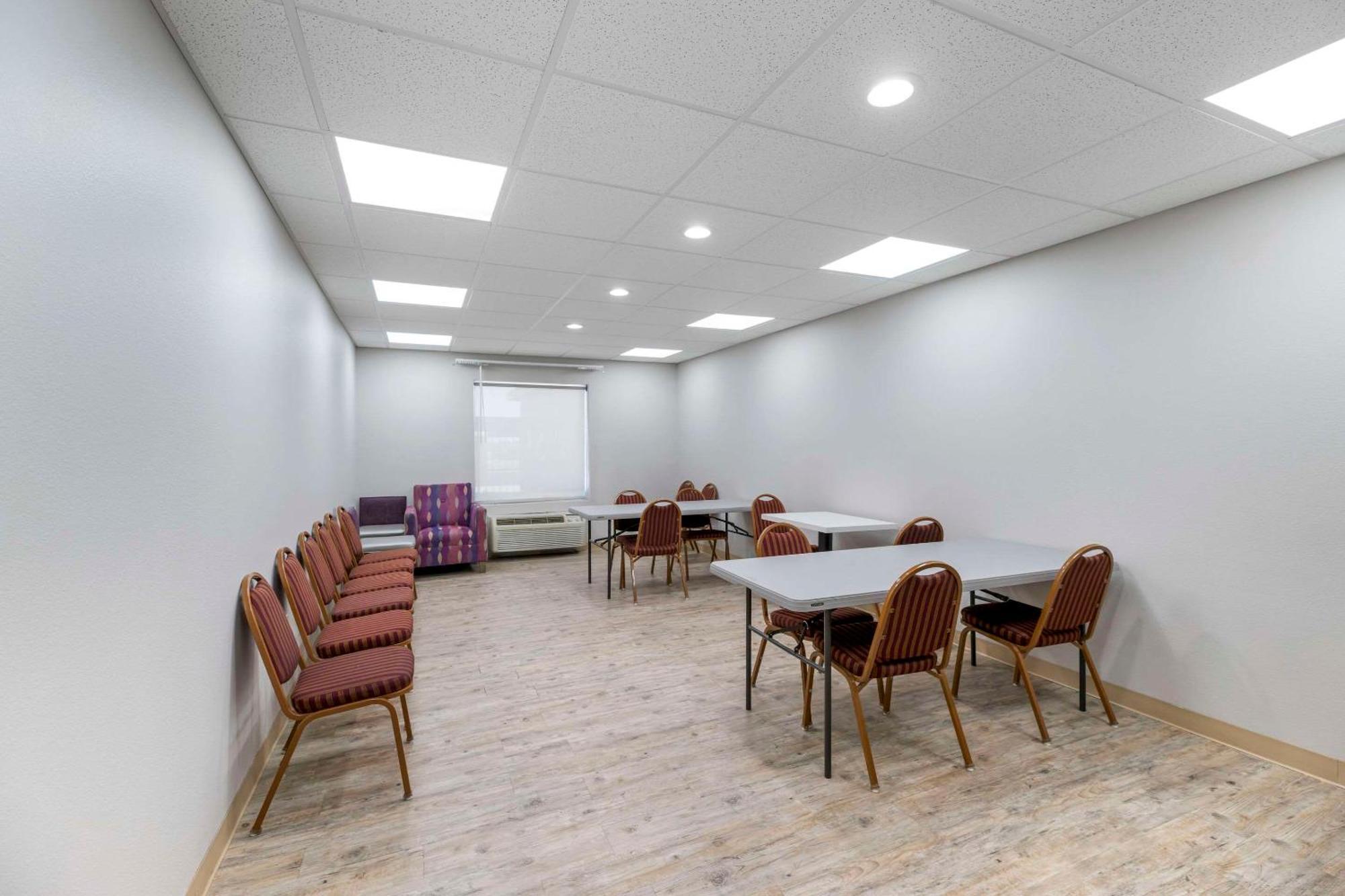 Quality Inn & Suites Carlsbad Caverns Area Exteriör bild