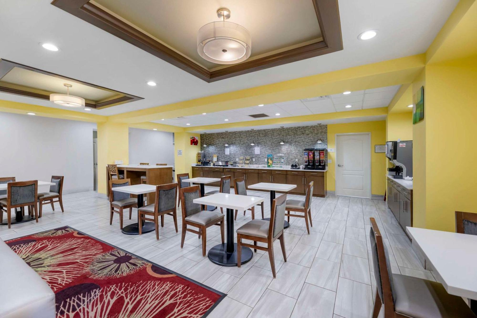 Quality Inn & Suites Carlsbad Caverns Area Exteriör bild