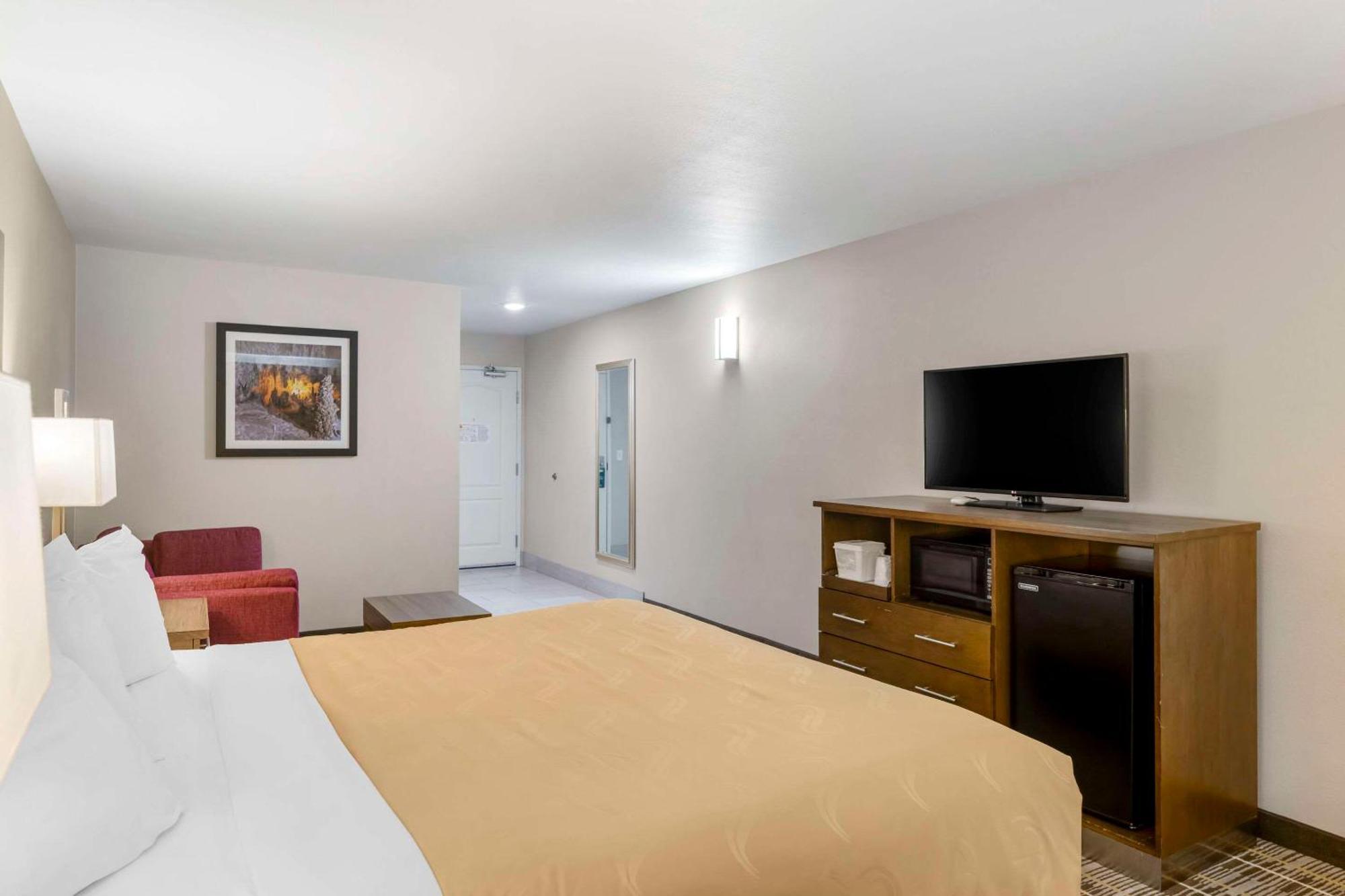 Quality Inn & Suites Carlsbad Caverns Area Exteriör bild